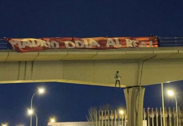 ประณามหุ่นจำลอง